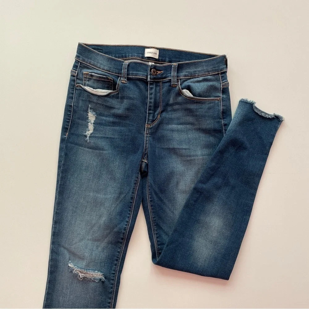 SNEAK PEEK Mid Rise Stretch Skinny Denim Distressed Blue Jeans Frayed Hem Size 7 - Picture 2 of 9
